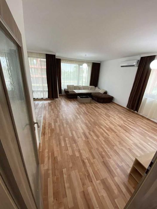 Тристаен Апартамент в Смирненски