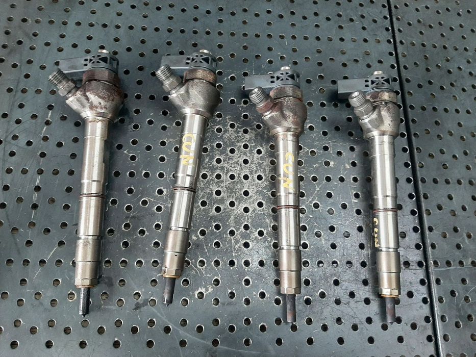 Injector 2.0 tdi audi q3 8u a3 8v a4 b8 a5 seat leon ateca skoda karoq octavia 3 0445110471 04l130277ae