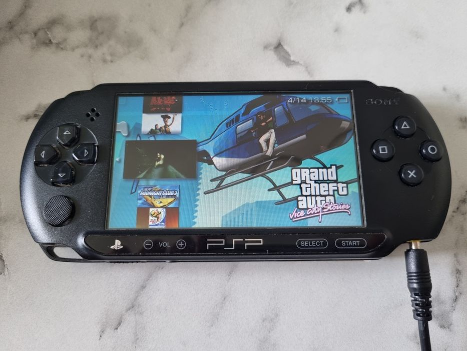 Vând PSP modat cu 51 de jocuri - Preț negociabil
