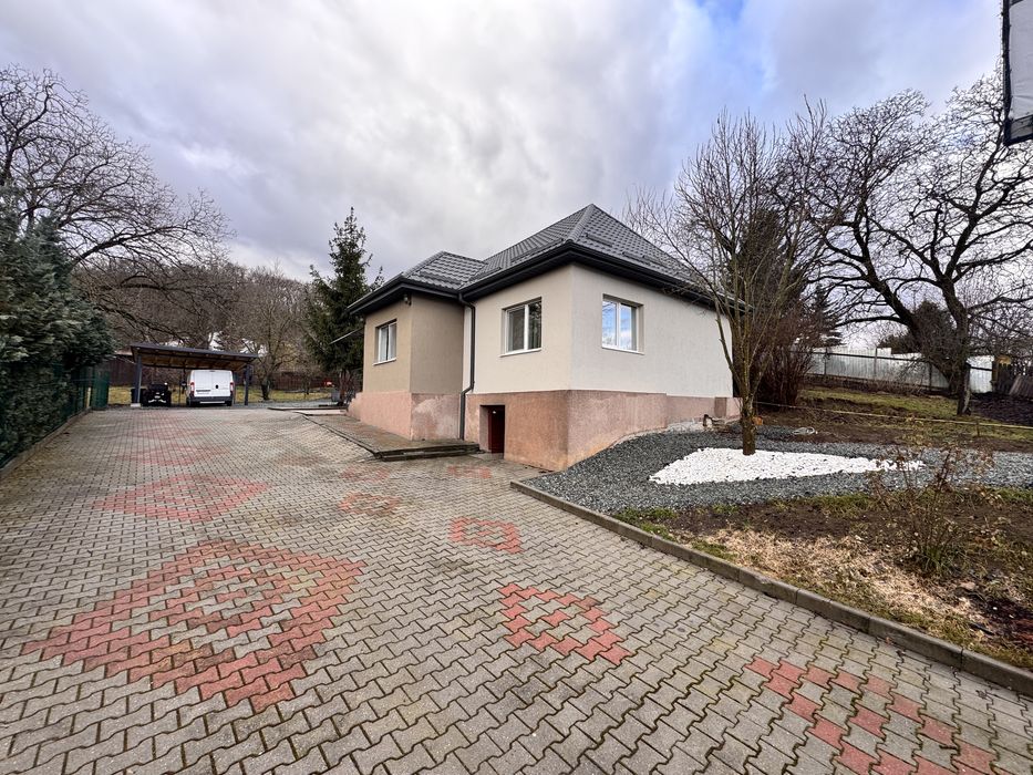 Proprietar inchiriez casa la strada, zona Elania Resort