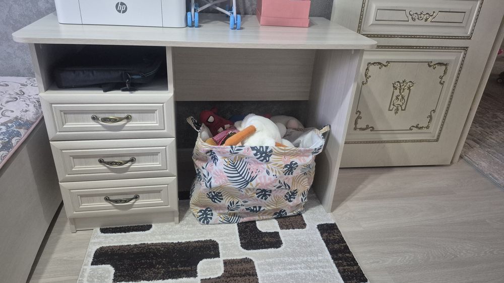 Компьютер стол сатылады