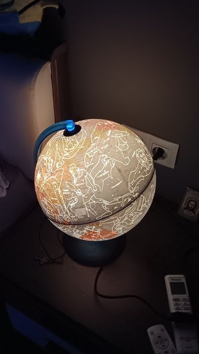 Глобус със съзвездията