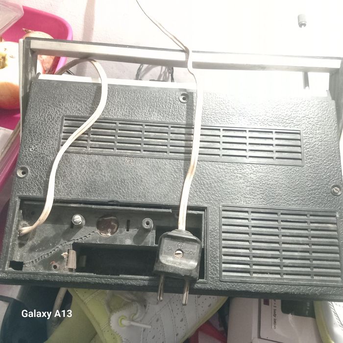 Radiouri vechi unele sunt functionale