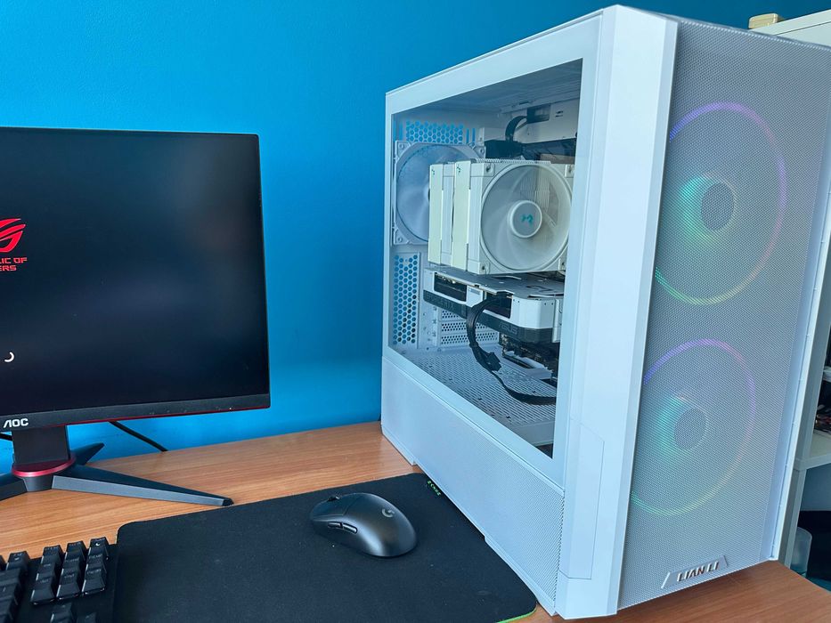 Пълен геймърски сетъп RTX 4070 / Ryzen 7 5800X3D + 165Hz монитор + Logitech G Pro + Razer Huntsman V2