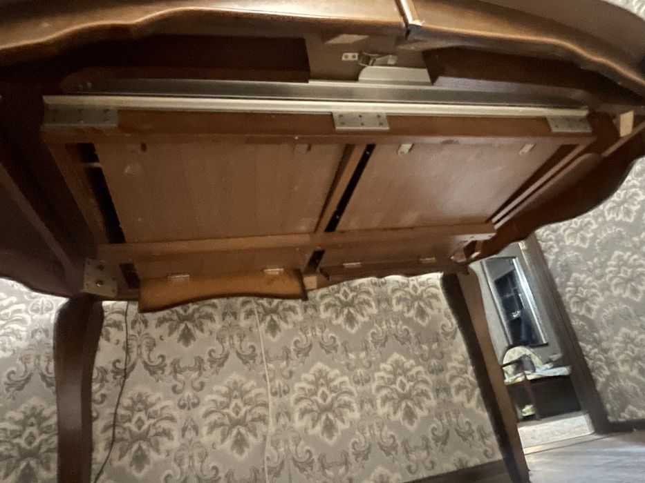 Продам раздвижной деревянный стол