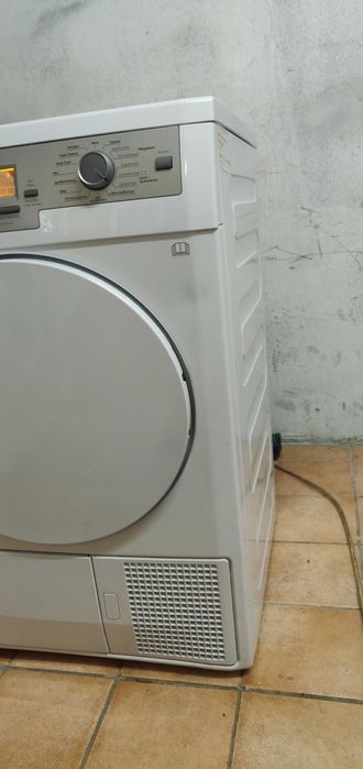 Uscator de rufe / haine ElectraBergenz de 7 kg cu pompa