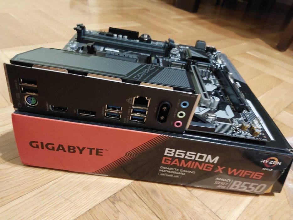 AMD Ryzen 5 5600X + Gigabyte B550M Gaming X Wi-Fi6