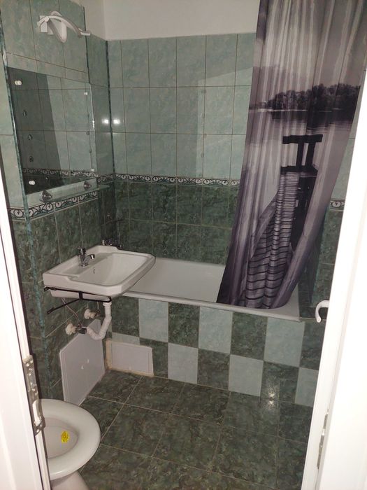 Particular inchiriez 2 cam dec titan mobilat utilat