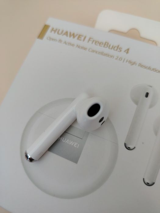 Продаю "HUAWEI FreeBuds 4"