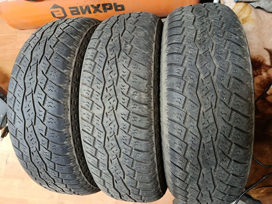 Toyo 3 шины 215 70 R16  Отс