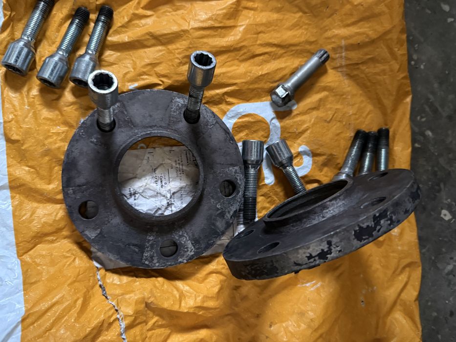 Distanțiere 5x120 pt BMW  cu  prezoane