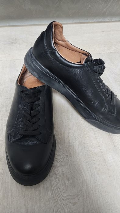 Продаю обувь мужской 43 размер