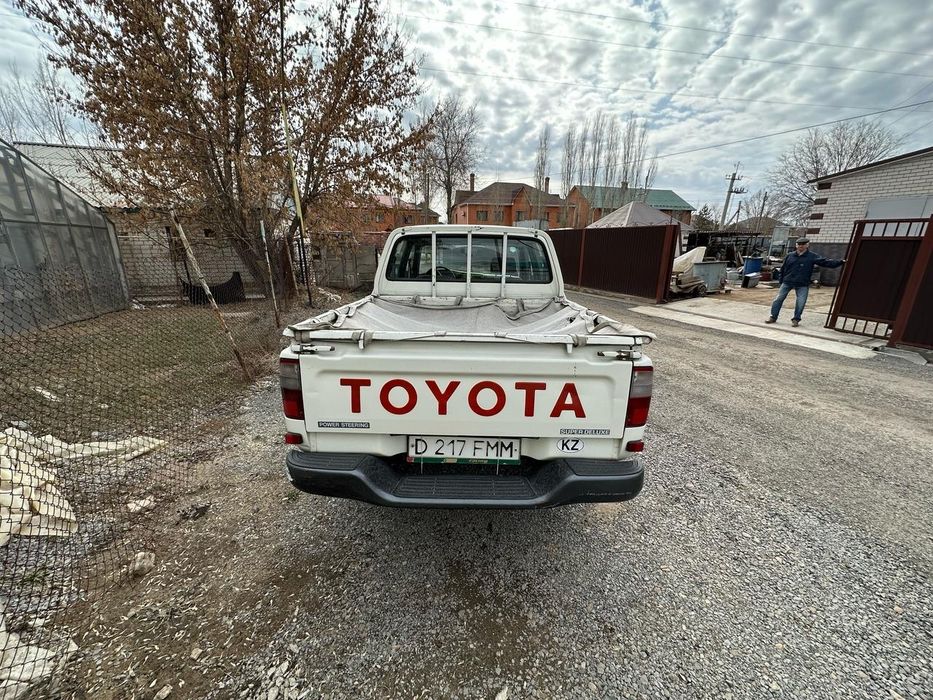 Продам автомобиль TOYOTA HILUX