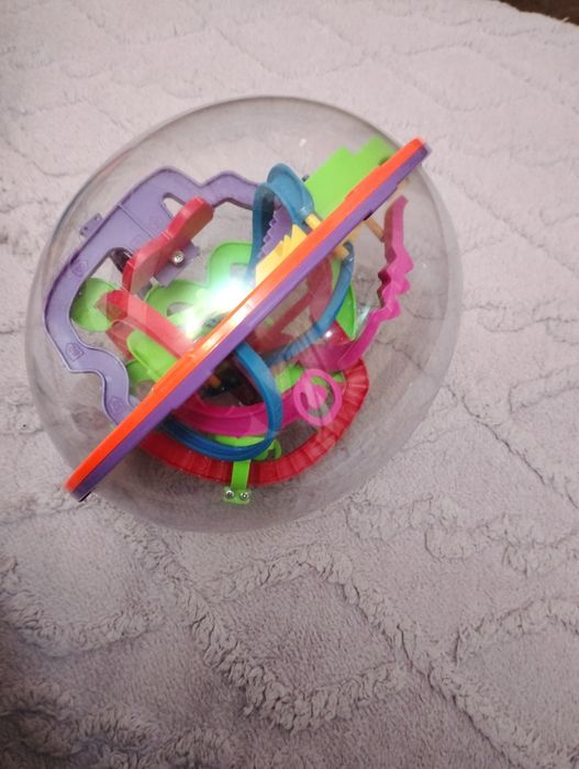 Продам  пазлы и игры