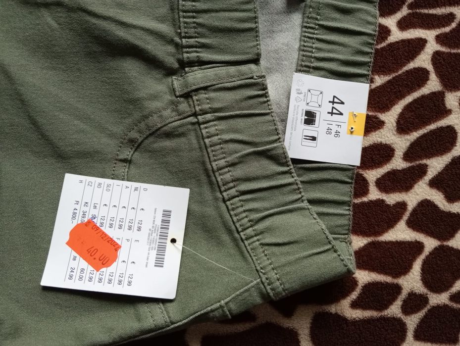 Pantaloni kaki NOI mărime 42