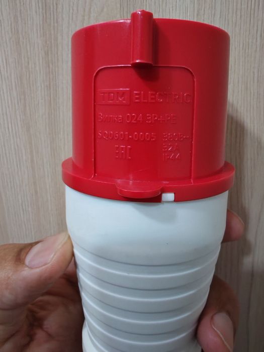 Розетка 380 Вольт + Вилка 380 Вольт