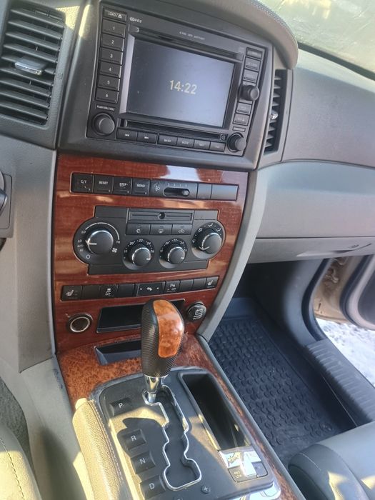 Jeep wk 2007 - motor stricat