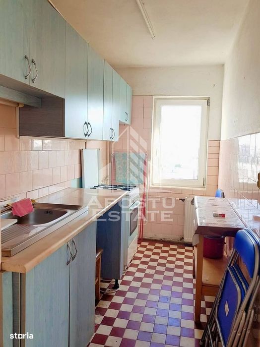 Apartament 4 camere, zona Vlaicu