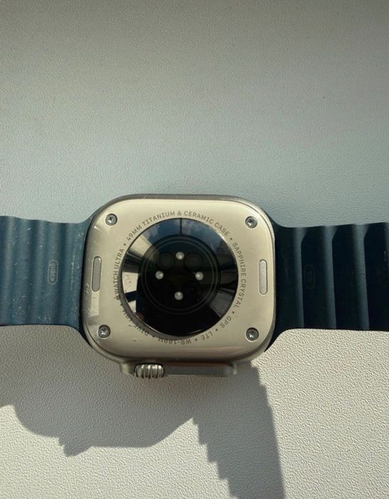 Apple watch ultra 2 gps + cellular ca nou baterie 100%