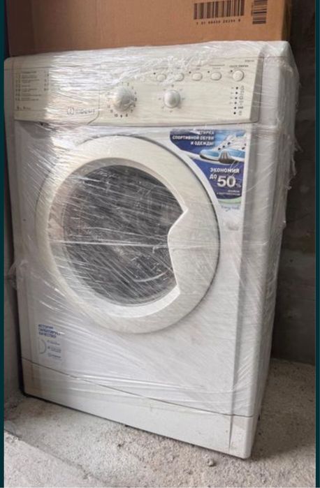 Стиральна машина indesit