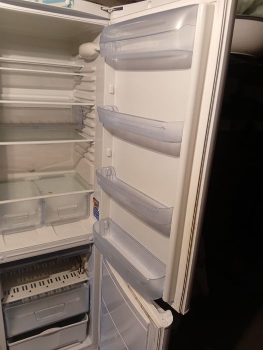 Продам холодильник Индезит