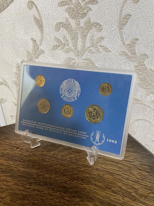 Коллекционный набор монет "Тиын 1993" (в планшете)