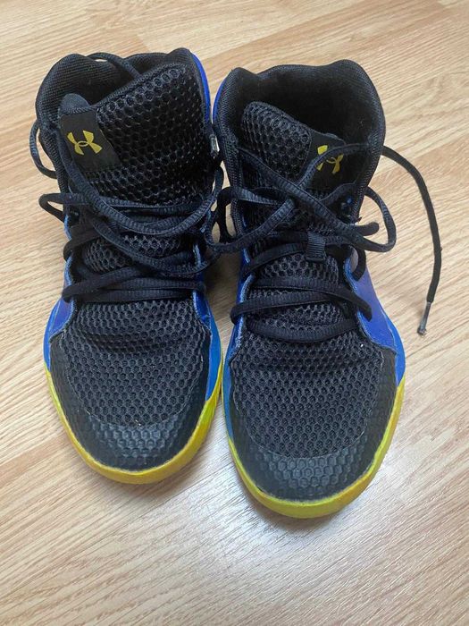 Bascheti Under Armour marimea 38