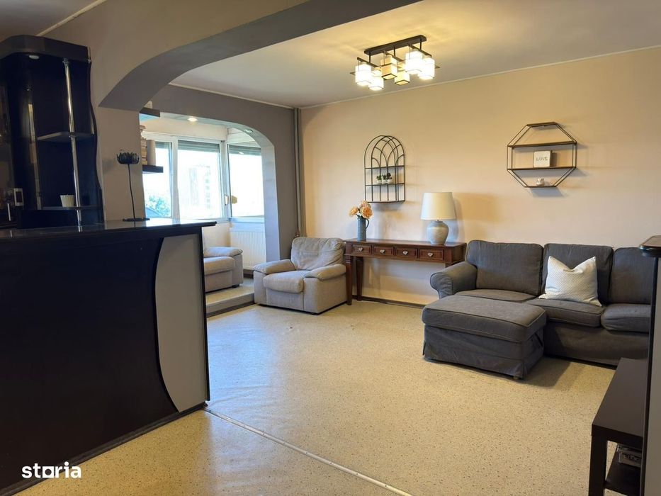 Ap 3 camere, decomandat,etaj 5 – zona Piața Rogerius.Pret 104.900 euro