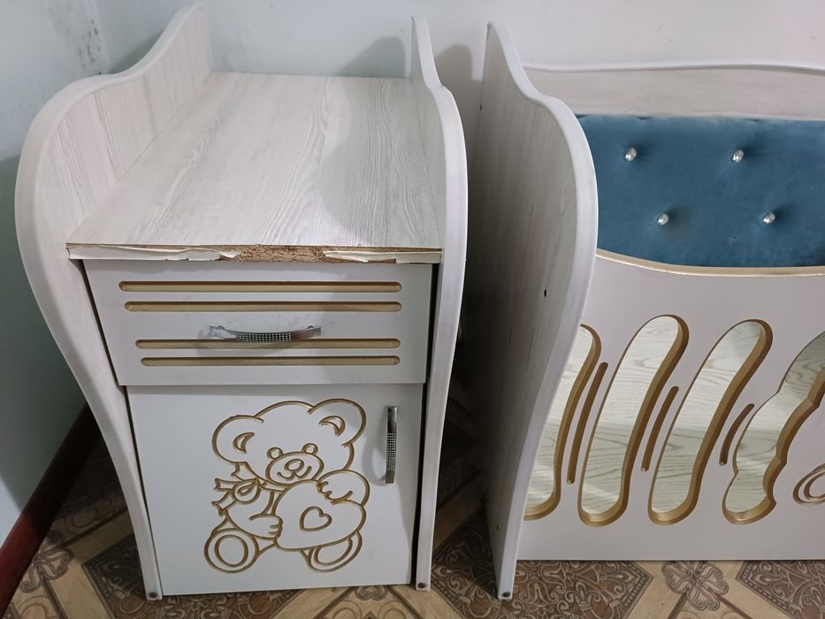 Детская кроватка