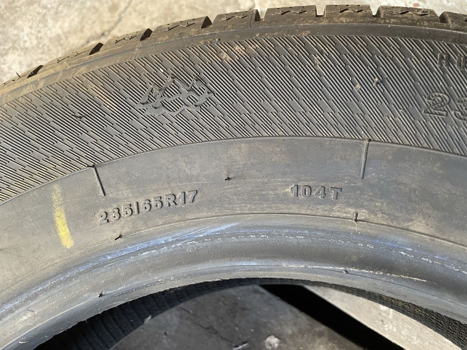 Шины зимние 235/65 R17 104 т