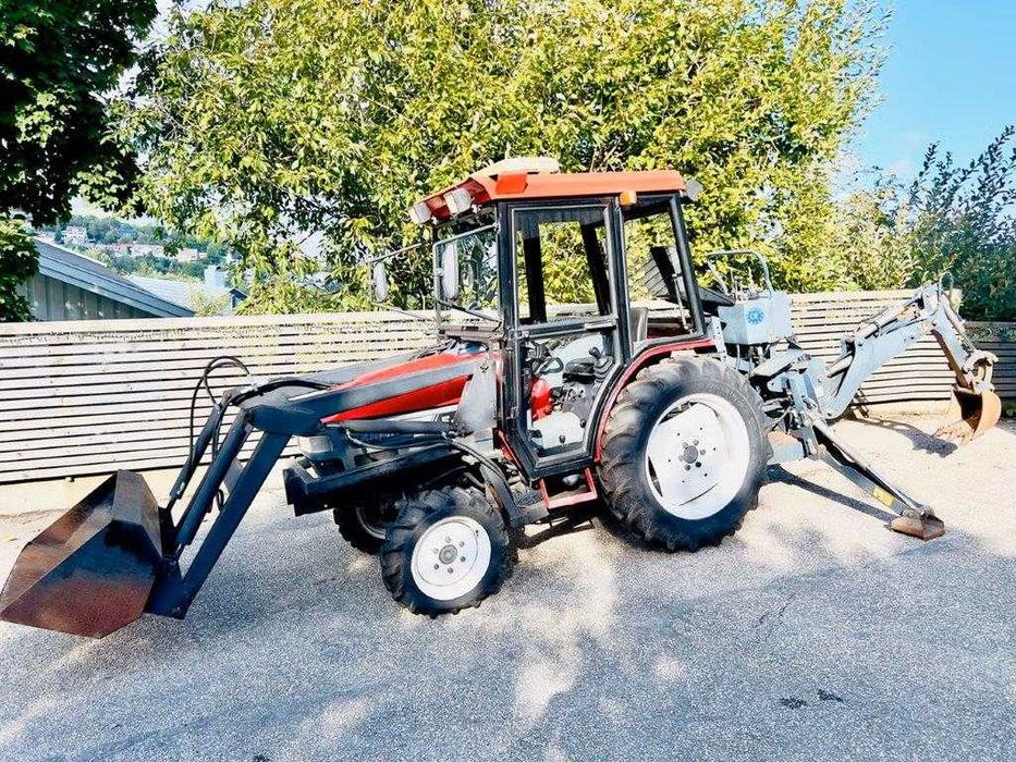 трактор Yanmar с товарач и багер