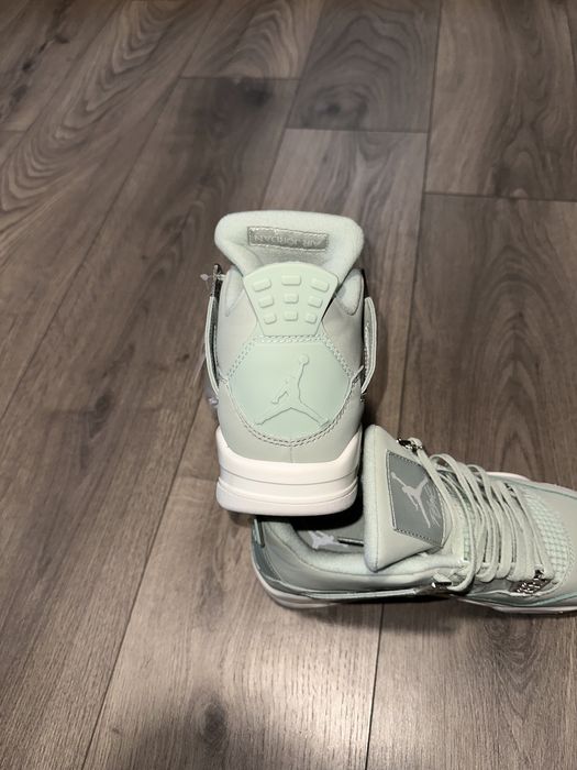 Air Jordan 4