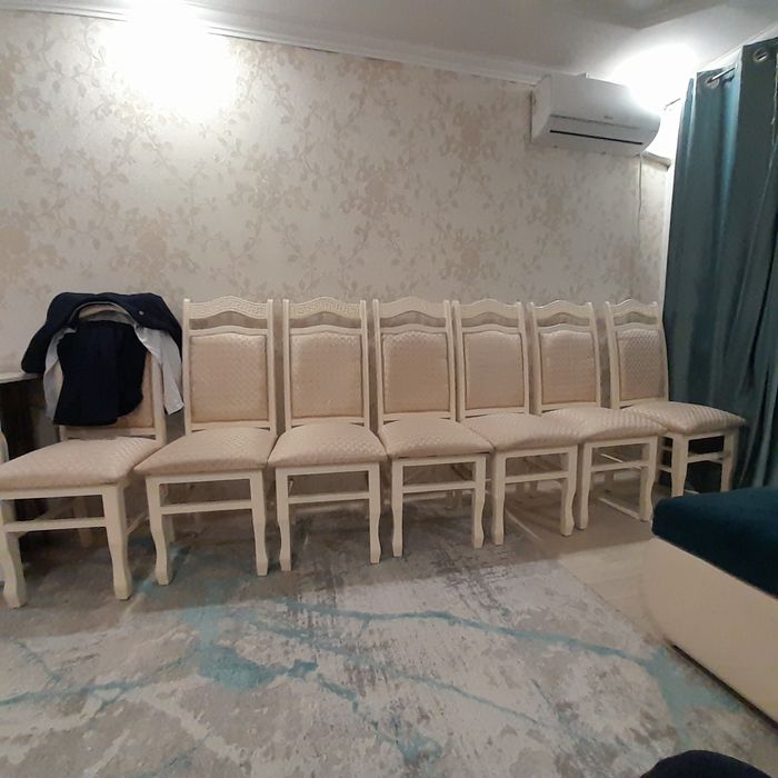 Стуля продаётца 8 штук