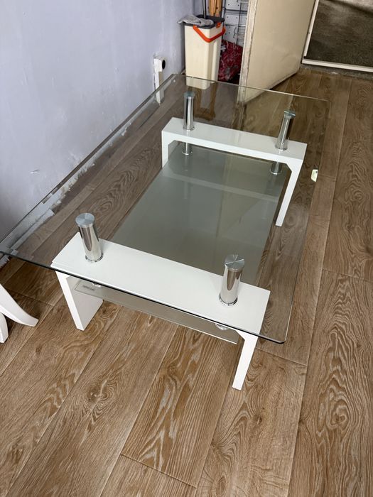 Холна стъклена маса