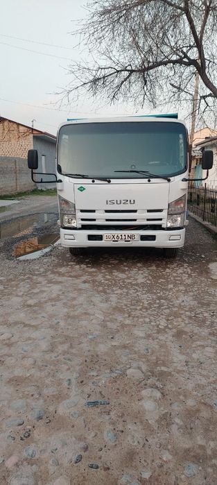 Isuzi Самосвал 2011 года