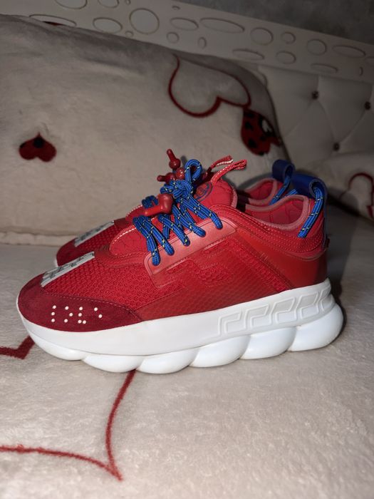 Versace chain reaction