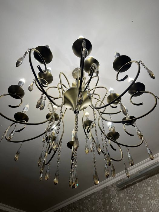 Продается люстра