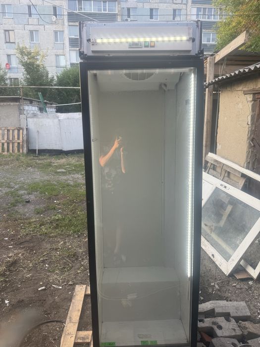 Продам витрину для напитков