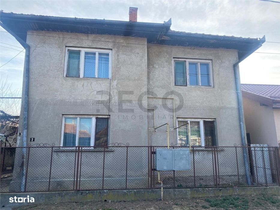 Reco casa P+E cu doua apartamente