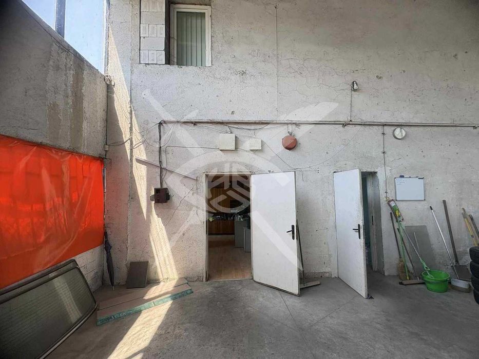 Дава се под наем Промишлена сграда в София, Военна рампа - 500 кв.м за 2500 € - Снимка #14