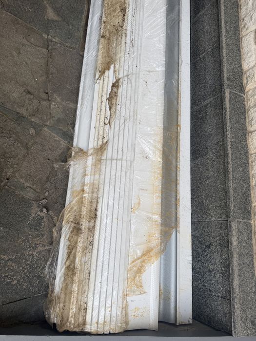 Водостоки новые белые матал