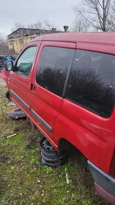 Usa stanga/dreapta fata citroen berlingo 2004