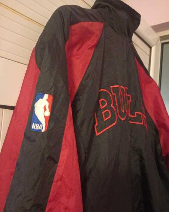 Оригинално ретро двулицево яке на Chicago Bulls