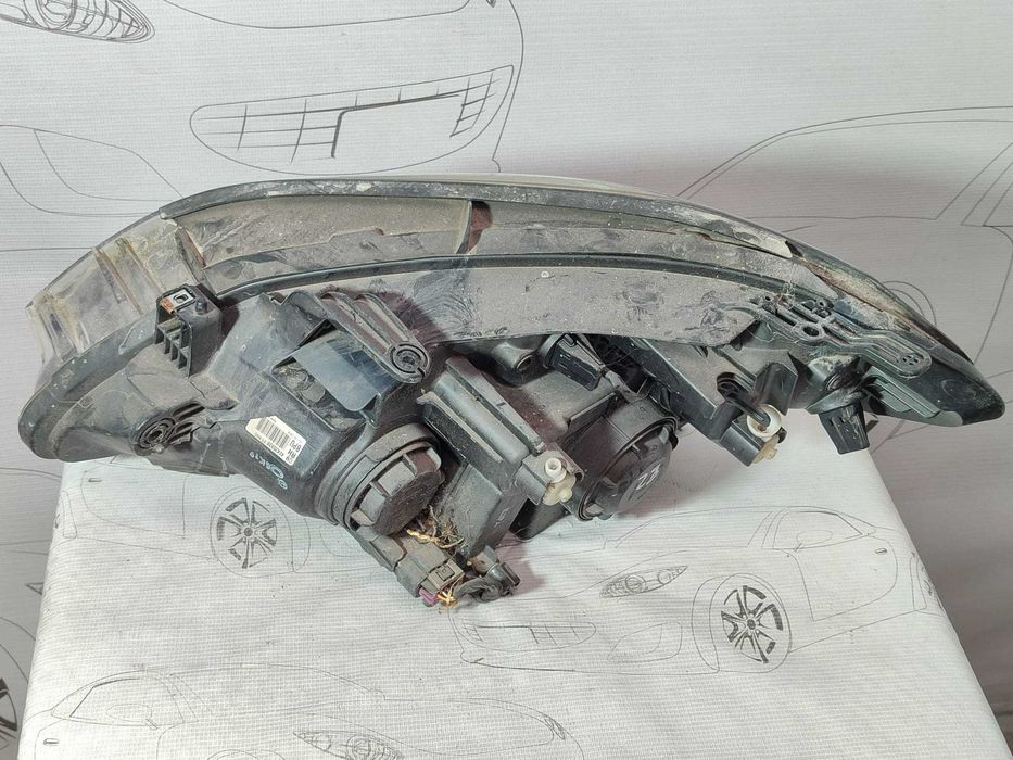 Far dreaptă UK Opel Mokka 2016 1.6 Diesel 100kW Halogen Cod OEM: 42435928 (4G2)