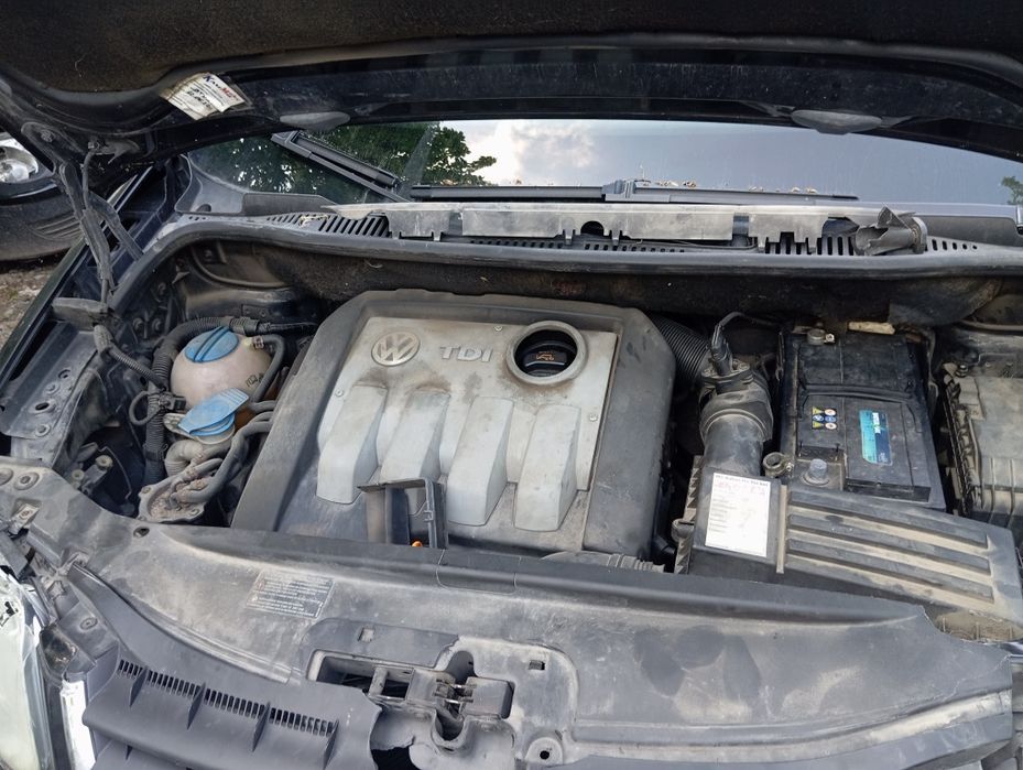 Продавам VW TOURAN 1.9 90 На Части
