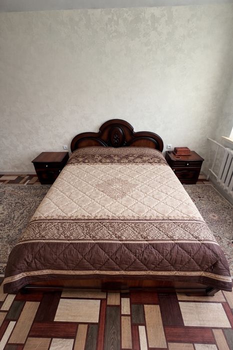 Спальный гарнитур, кровать, шкаф, две прикроватные тумбы