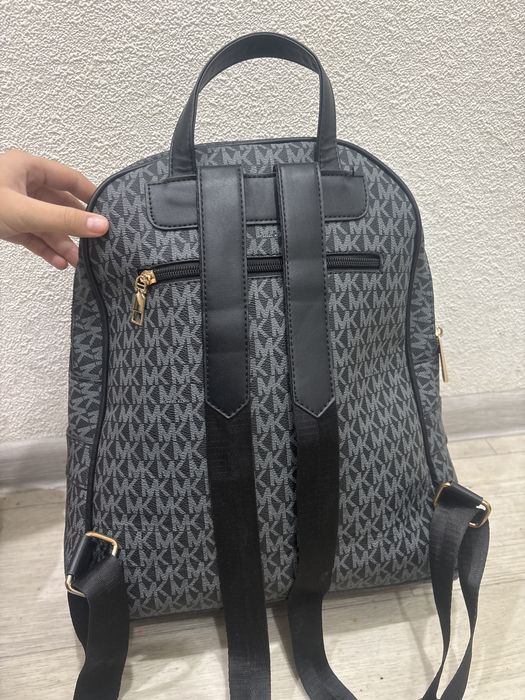 женский рюкзак Michael kors