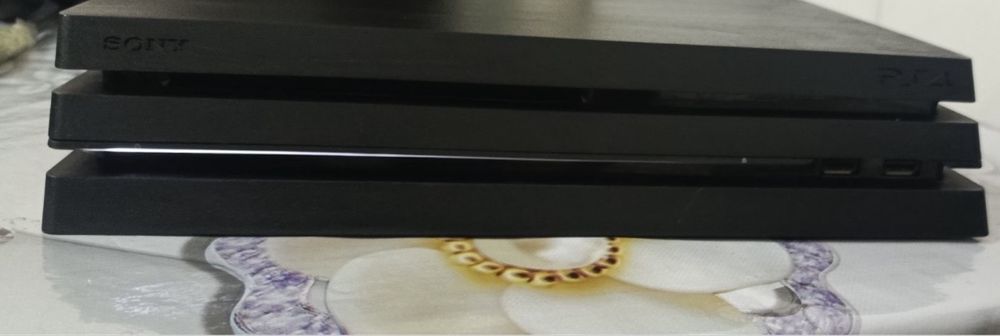 Ps4 pro 1 terabayt xolati ideal