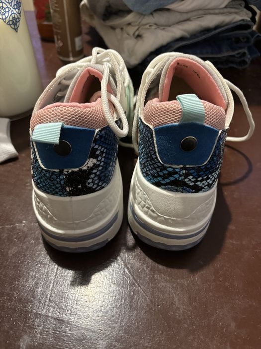 Стилни дамски обувки