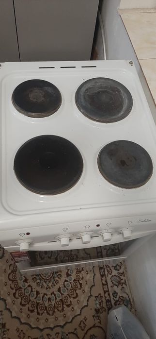 Продам электрическую плиту